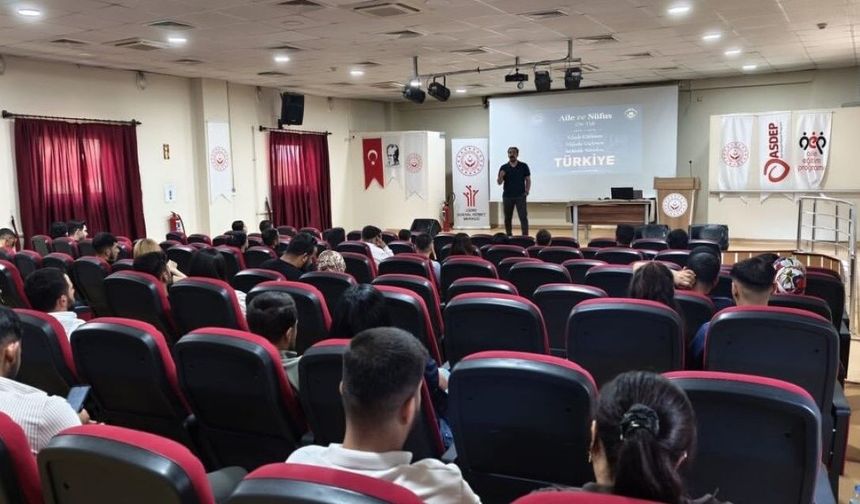 Cizre'de evlilik öncesi gençlere aile hayatının temelleri anlatıldı