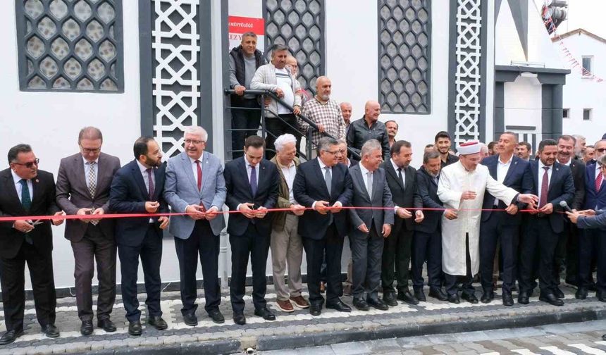 Durağan Yeni Camii dualarla ibadete açıldı