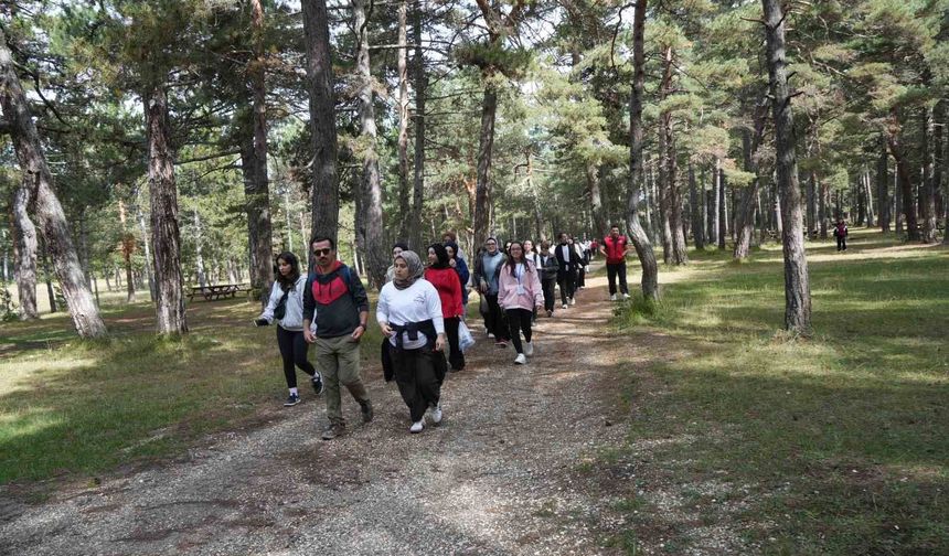 Kastamonu'da üniversite öğrencileri doğayla buluştu, şehrin doğal güzelliklerini tanıdı