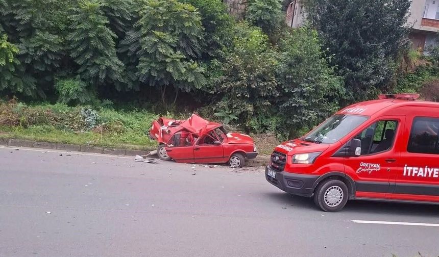 Rize'de tır arızalanan otomobile çarptı: 1'i ağır 2 yaralı