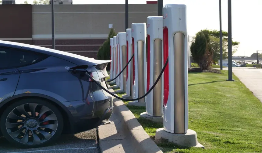 Hibrit mi, Elektrikli mi? İkinci El Araç Alımda Hangisi Mantıklı?