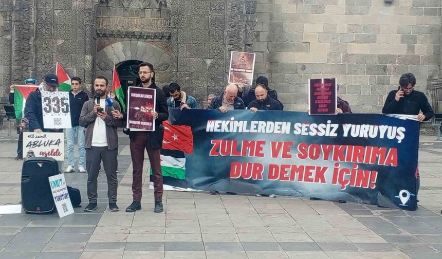 Erzurum'da sağlıkçılar 151. kez Gazze için yürüdü