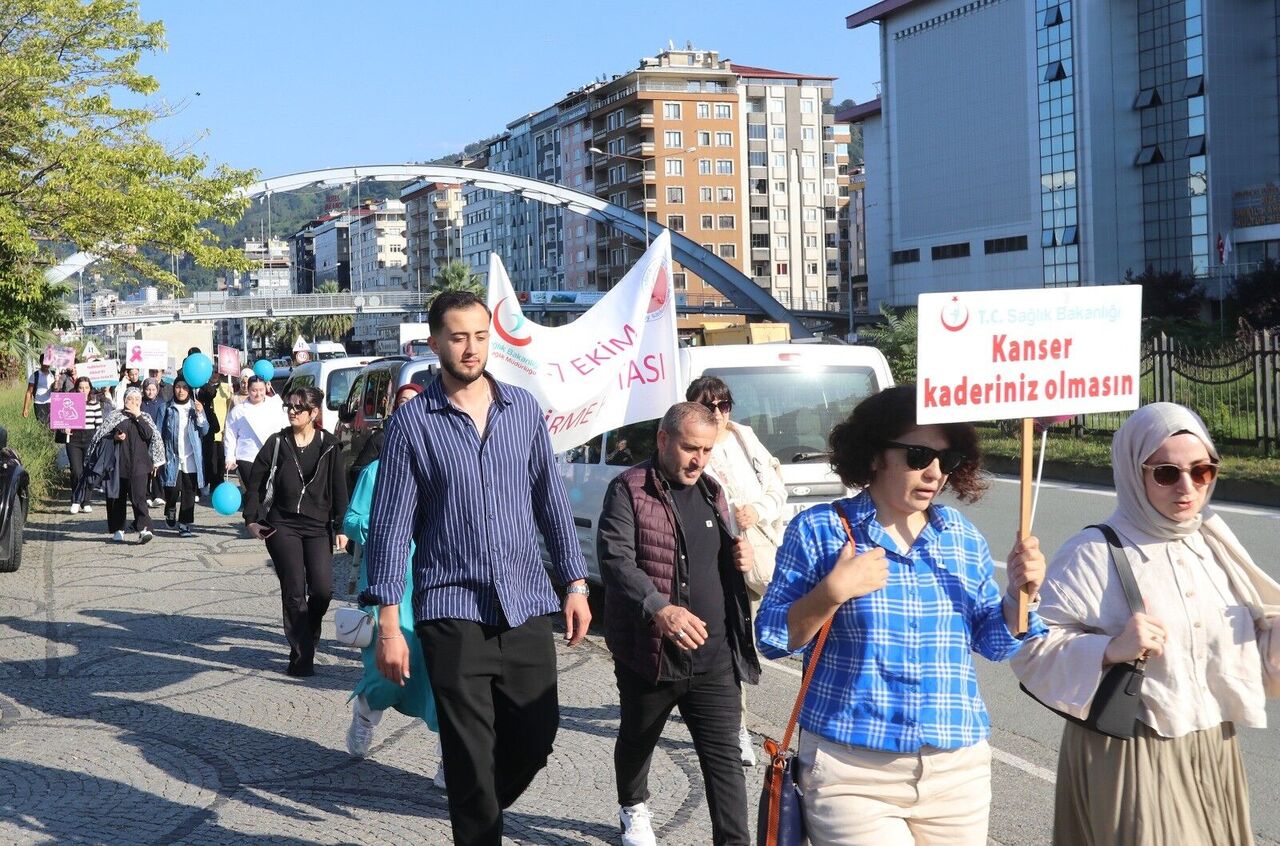 Thumbnail Rize’de “Dünya Yürüyüş Günü” Kapsamında Sağlıklı Yaşam Yürüyüşü Düzenlendi (4)