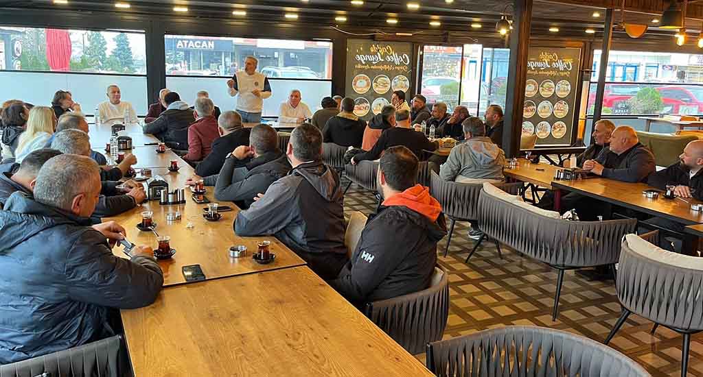 581137588 18436351186098636 3197429269727272097 N