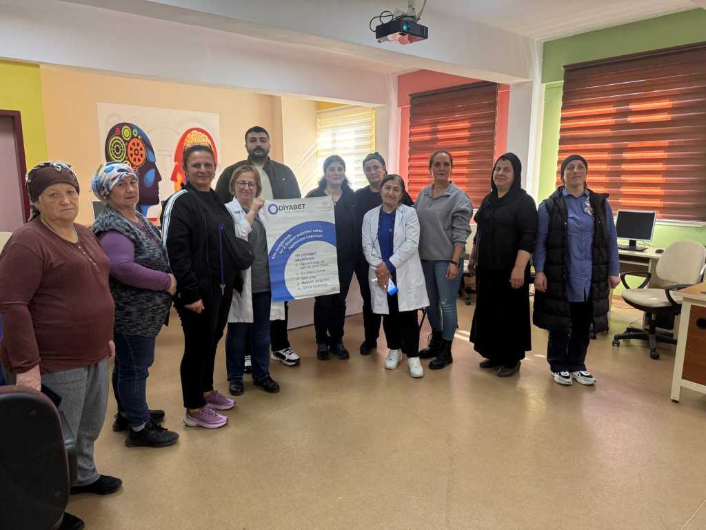 14 Kasım Dünya Diyabet Günü Kapsamında Rize’de Farkındalık Etkinlikleri Düzenlendi (12)