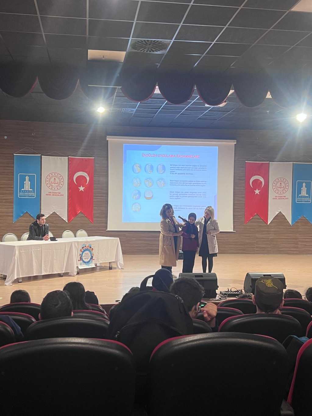 14 Kasım Dünya Diyabet Günü Kapsamında Rize’de Farkındalık Etkinlikleri Düzenlendi (4)