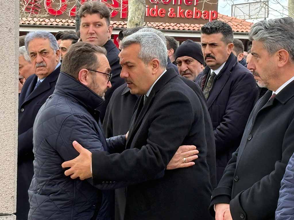 634841953 1233110612320129 1223408646156037440 N