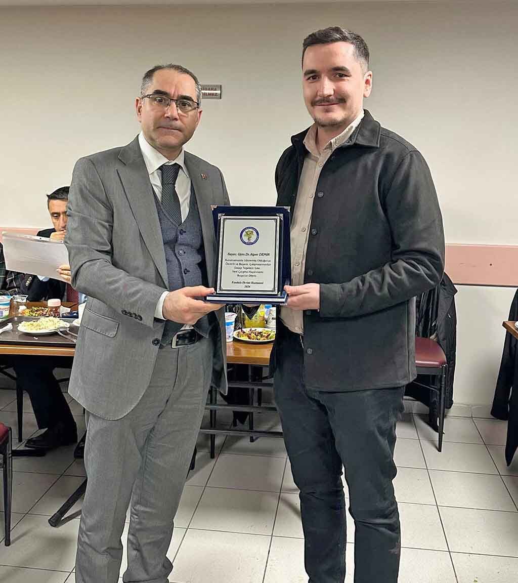 640462768 18337069267245824 1697432864911503348 N