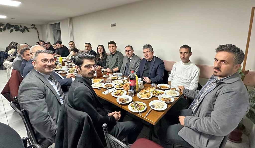 641888006 18337069222245824 3639969594640054843 N