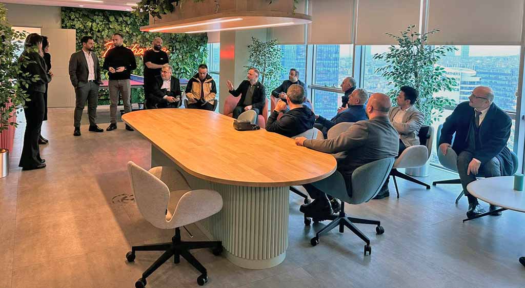 65Ef9D72 D900 4F4D Bfdc 00F2767Ca799