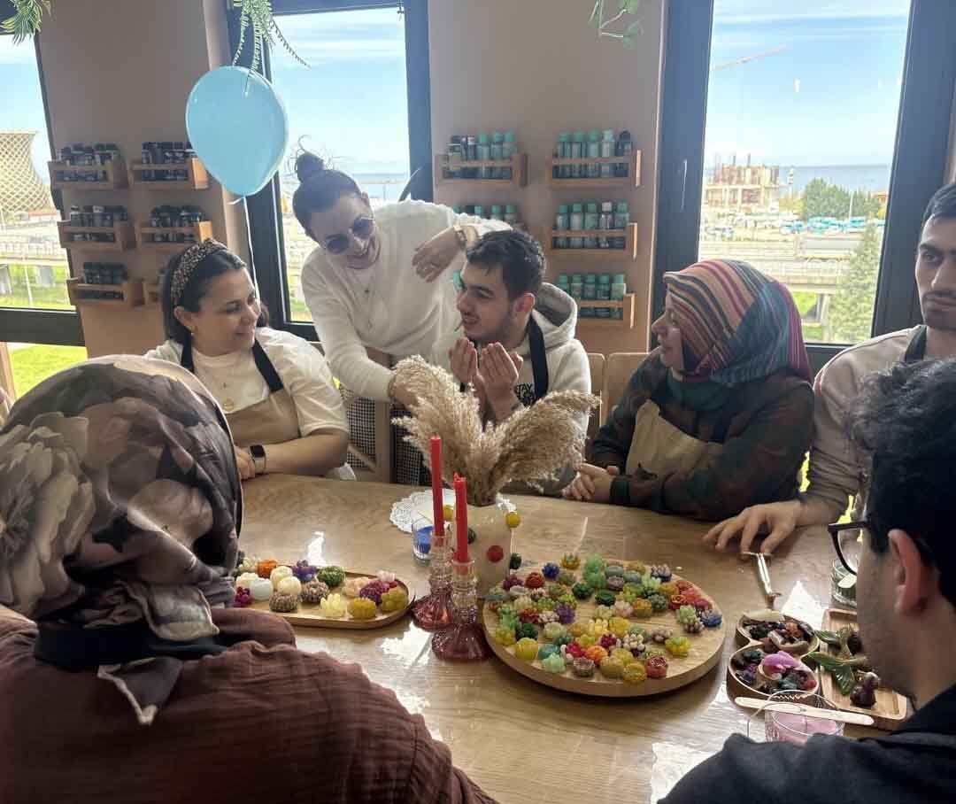 661861863 18343523929245824 6162639225380887000 N