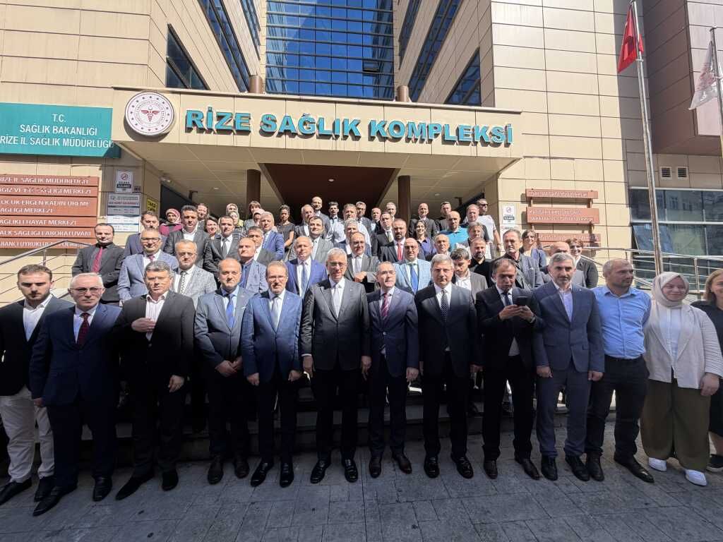 👉 Kemal Memişoğlu Rize’de Sağlık Yatırımlarını İnceledi 002