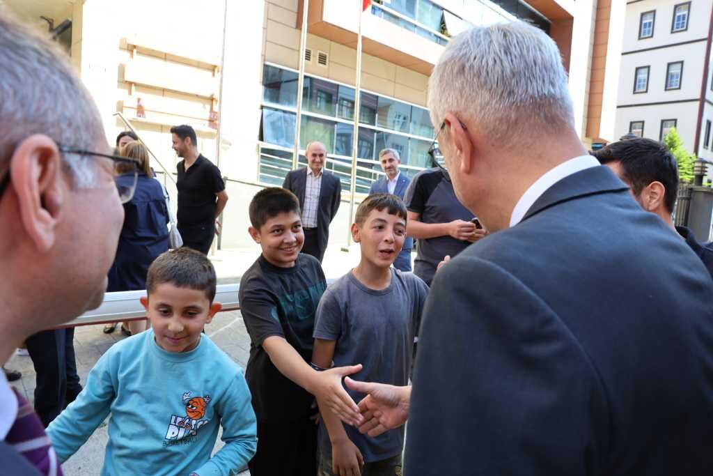 👉 Kemal Memişoğlu Rize’de Sağlık Yatırımlarını İnceledi 019