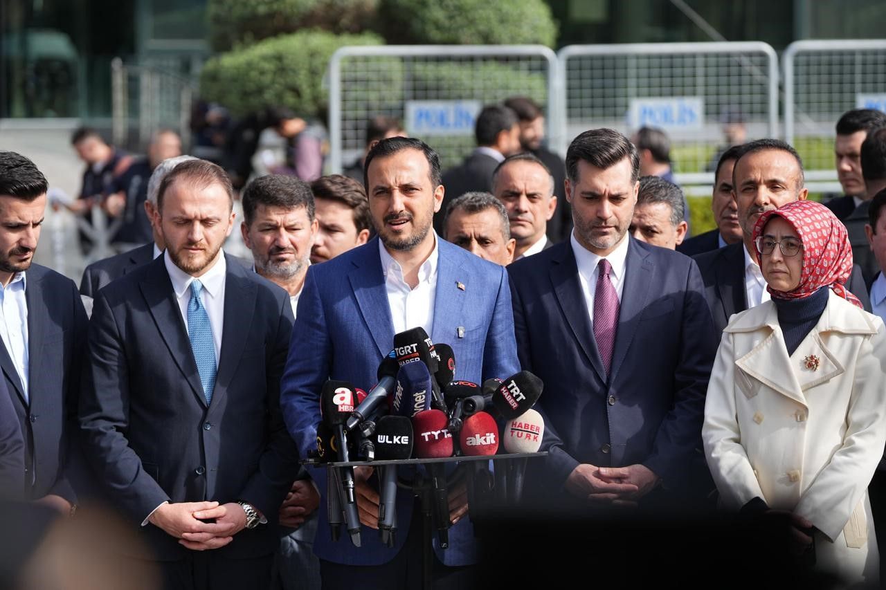 AK Parti İstanbul İl Başkanı Özdemir: 'Dündar Ziya Gültekin başkanımızın bir ayda oluşturduğu güzel atmosferi inşallah sürdürmeye devam edeceğiz'