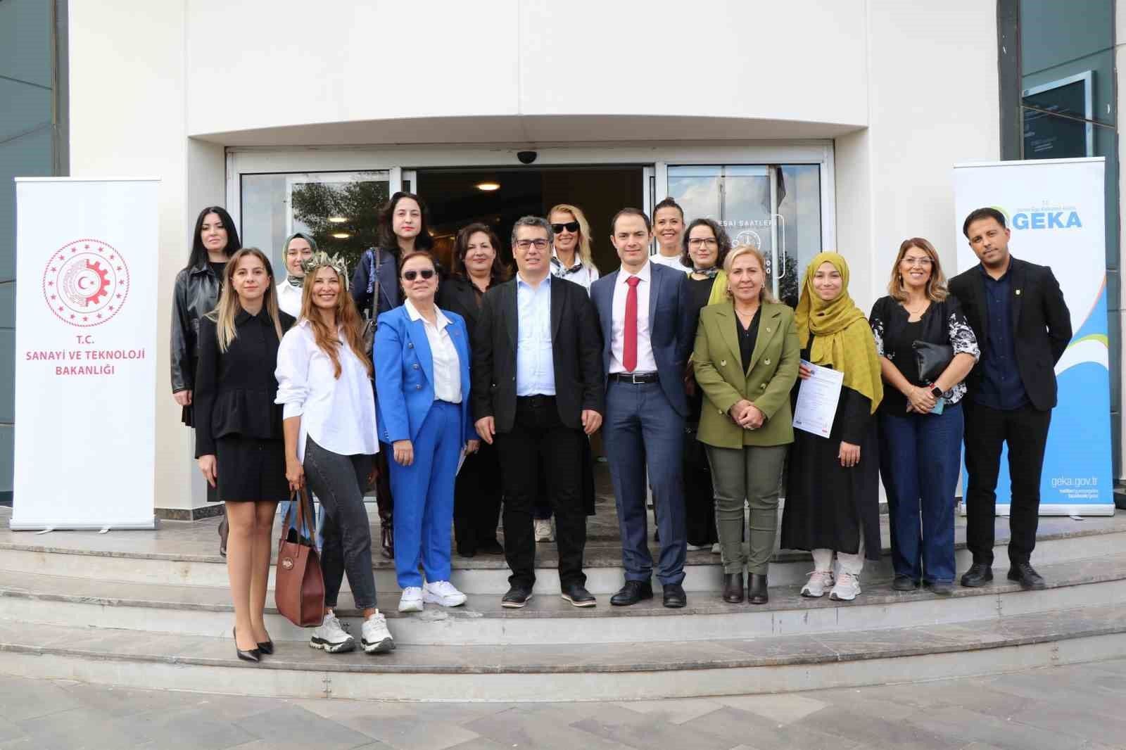 Aydın'da kadın zeytinyağı operatörleri belgelerini aldı