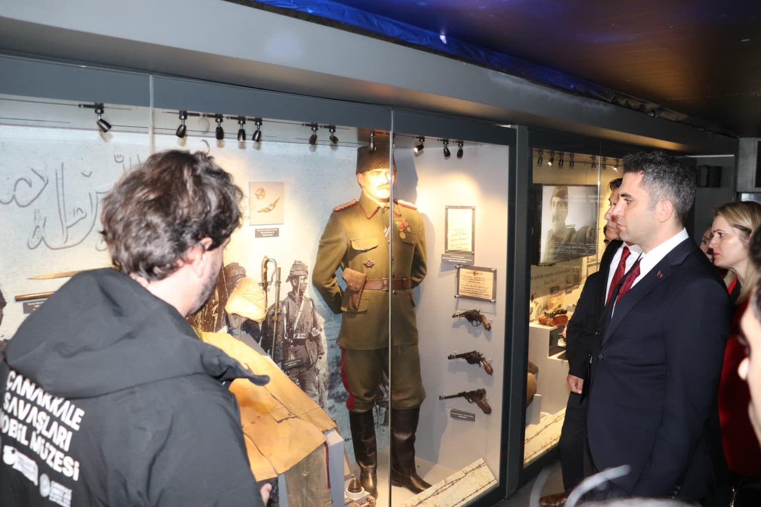 Çanakkale Destanını anlatan müze tırı Selendi'de
