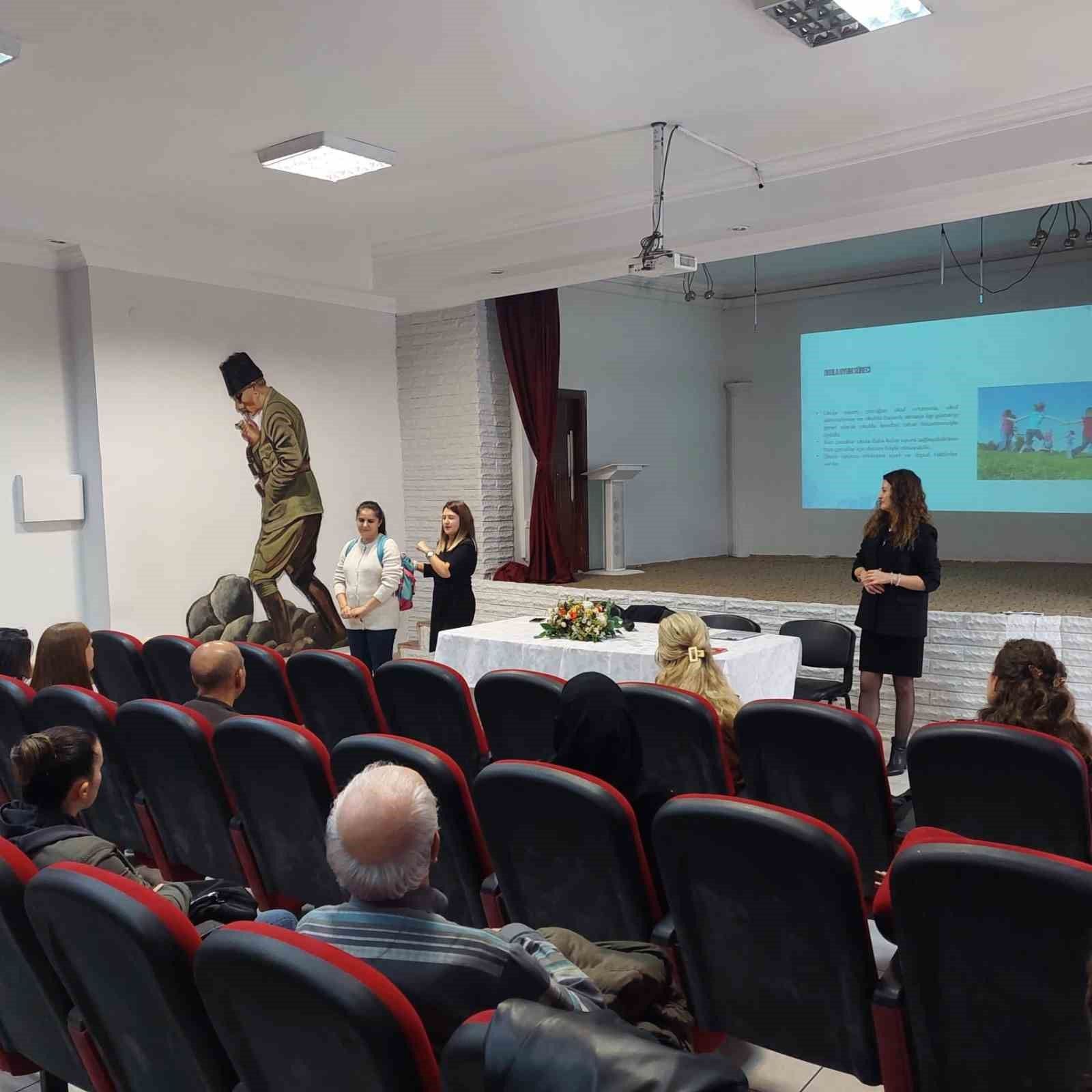 Eskişehir'de velilere yönelik 'Okul ve Aile' semineri düzenlendi