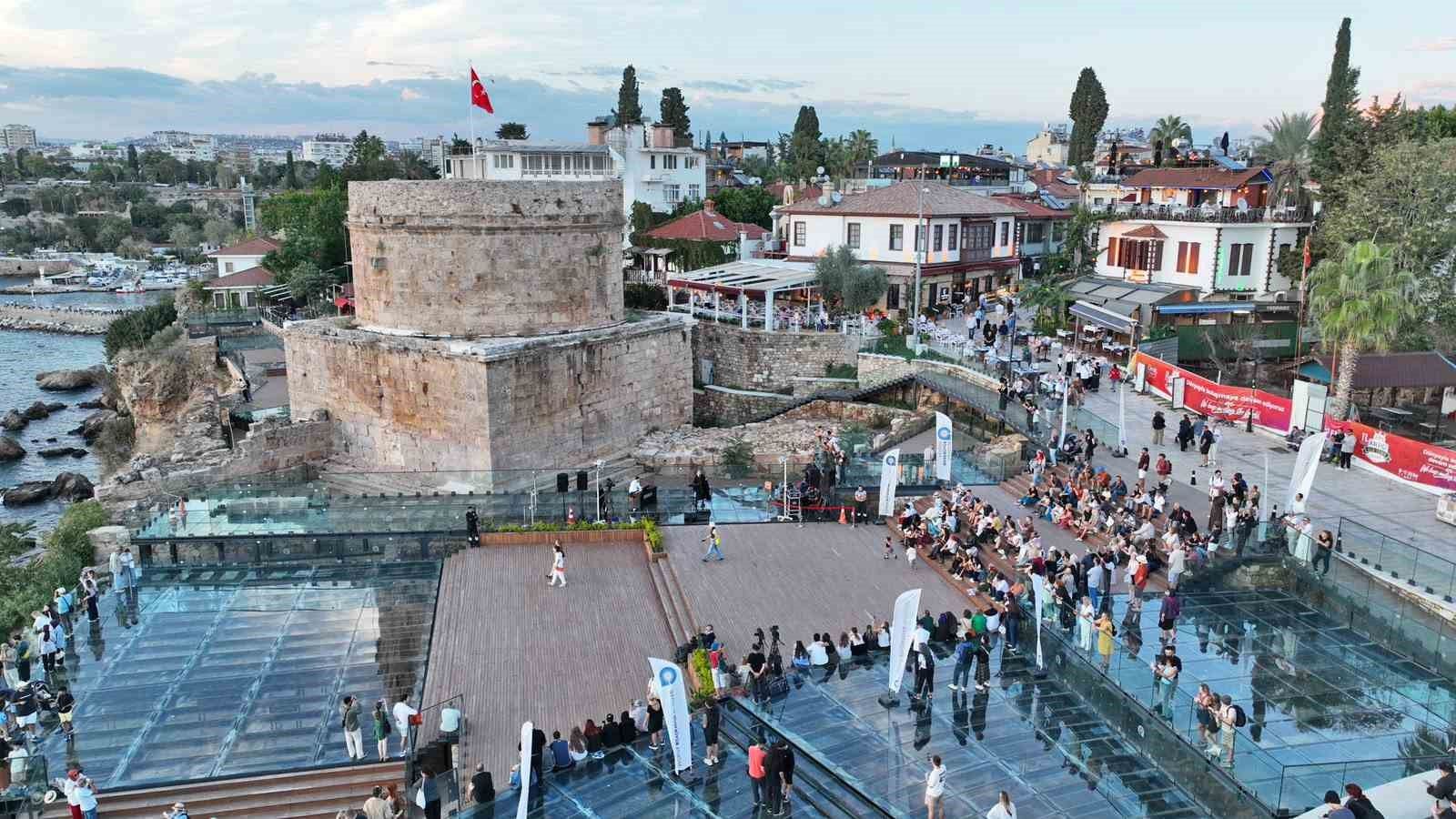 Hıdırlık Kulesi'nde 'Gün Batımı Konserleri' sürüyor