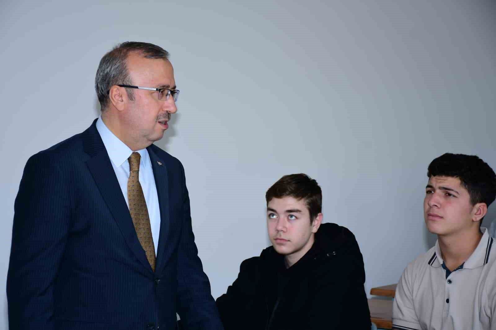 İl Millî Eğitim Müdürü Sinan Aydın, Firuz Kanatlı Mesleki ve Teknik Anadolu Lisesi'ni ziyaret etti