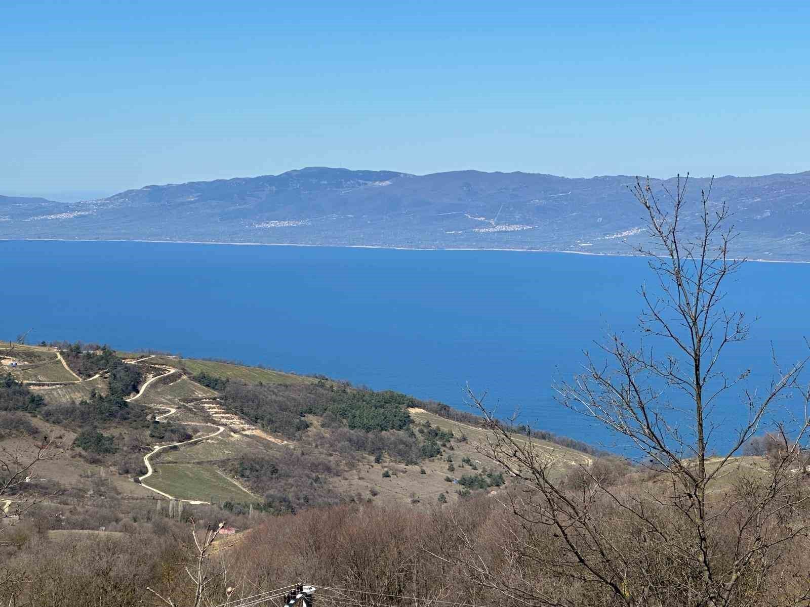İznik Gölü ve Uludağ manzaralı köy İstanbul ve Ankaralıların radarında