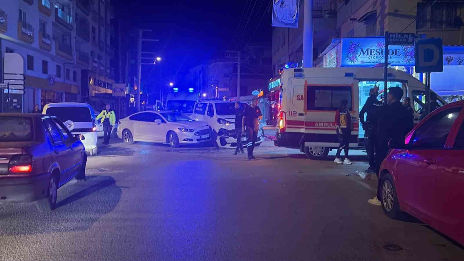 Osmaniye'de otomobiller çarpıştı: 2 yaralı