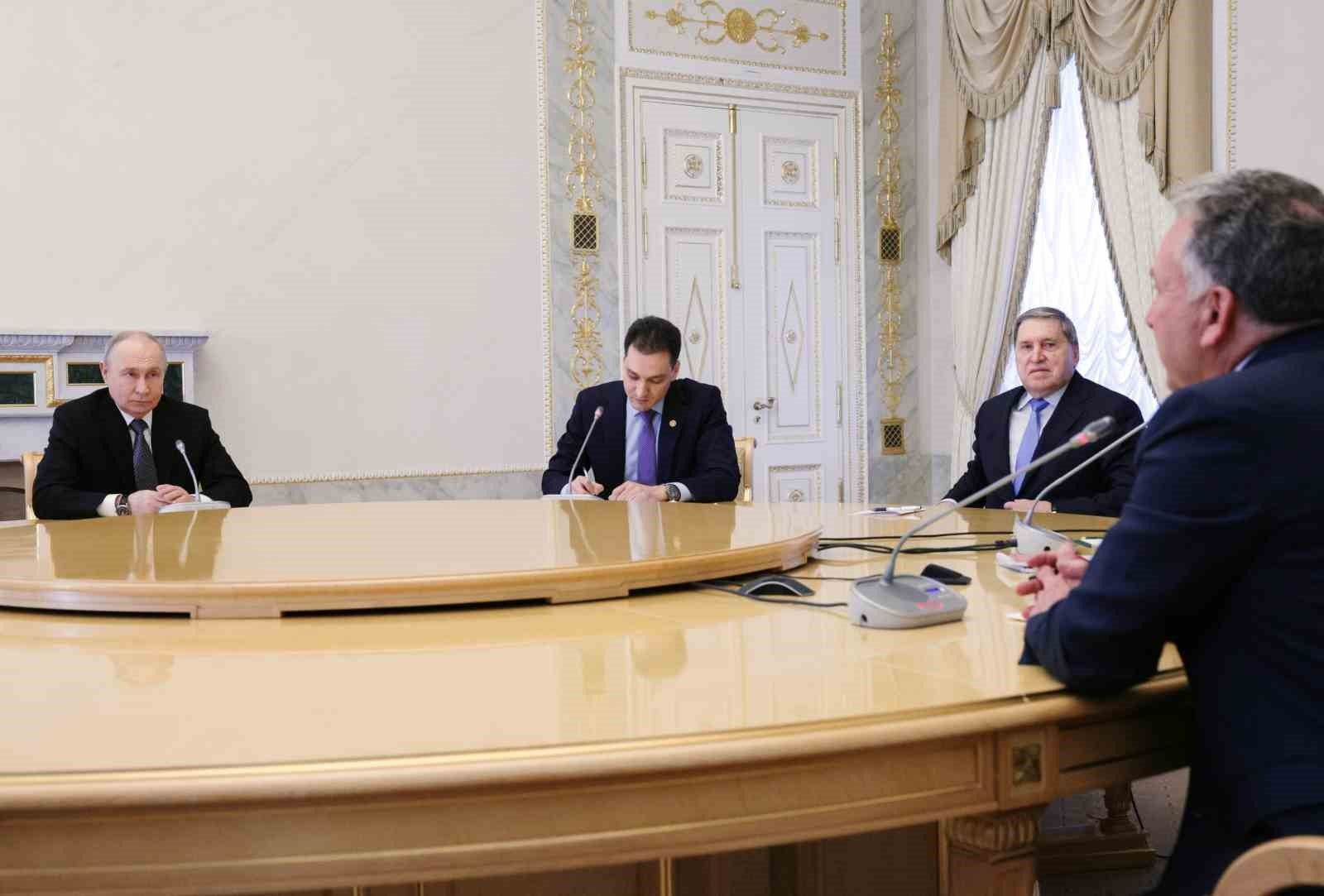 Putin: 'Rusya, 10 Kasım civarında ABD ve Ukrayna ile üçlü görüşmelere hazır'