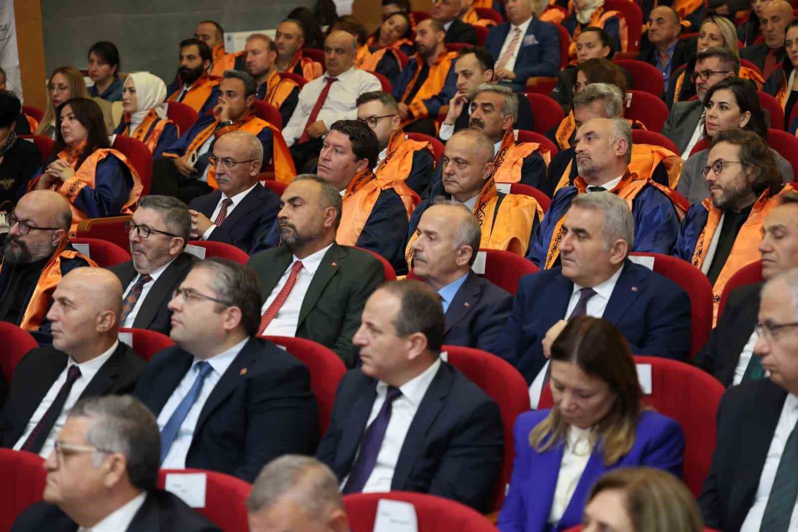 Rektör Akkaya, Sinop'ta YÖK Başkanı Özvar'ın katılımıyla düzenlenen programlarda yer aldı