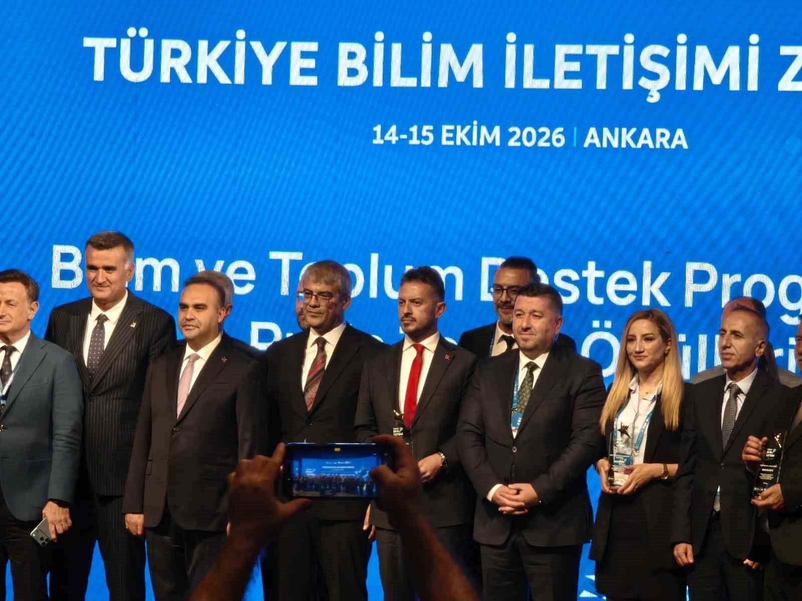 Sanayi ve Teknoloji Bakanı Kacır'dan BİLİMFEST Kayseri'ye Türkiye birinciliği ödülü