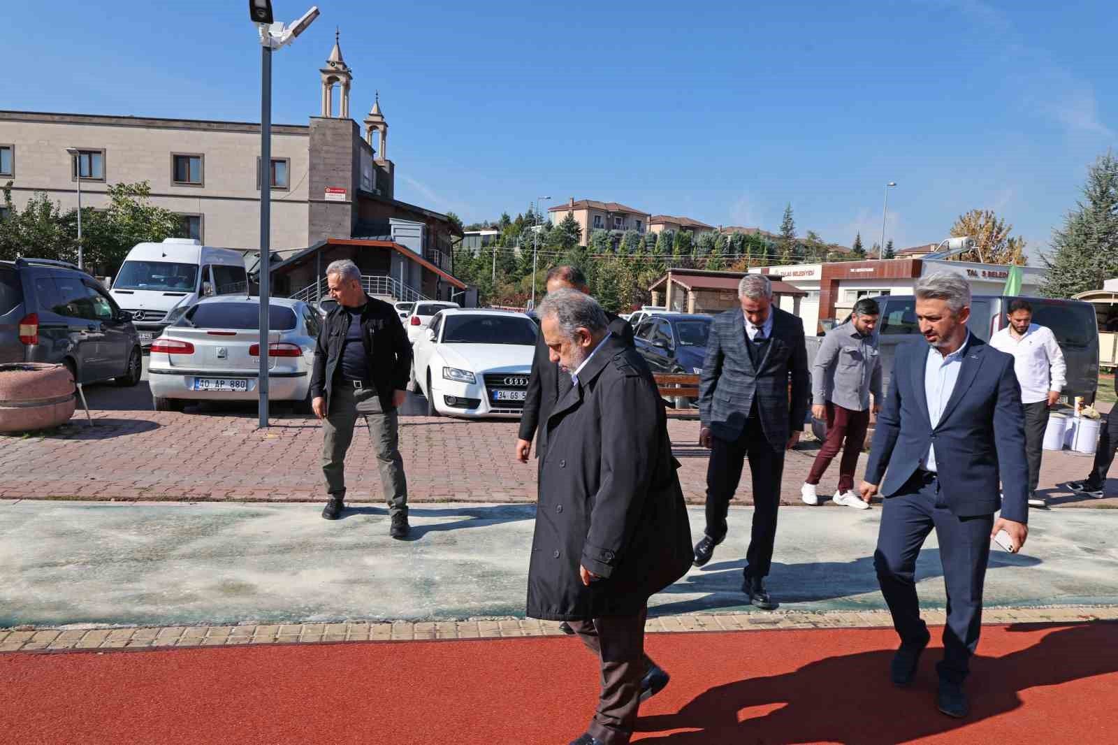 Talas Yamaç Paraşütü İniş Alanı'na göz kamaştıran tartan pist