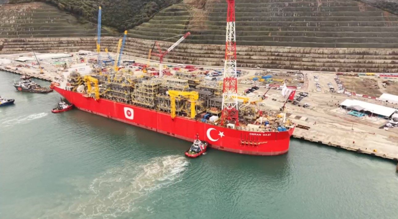 Türkiye'nin enerji gücü Osman Gazi platformu dronla görüntülendi