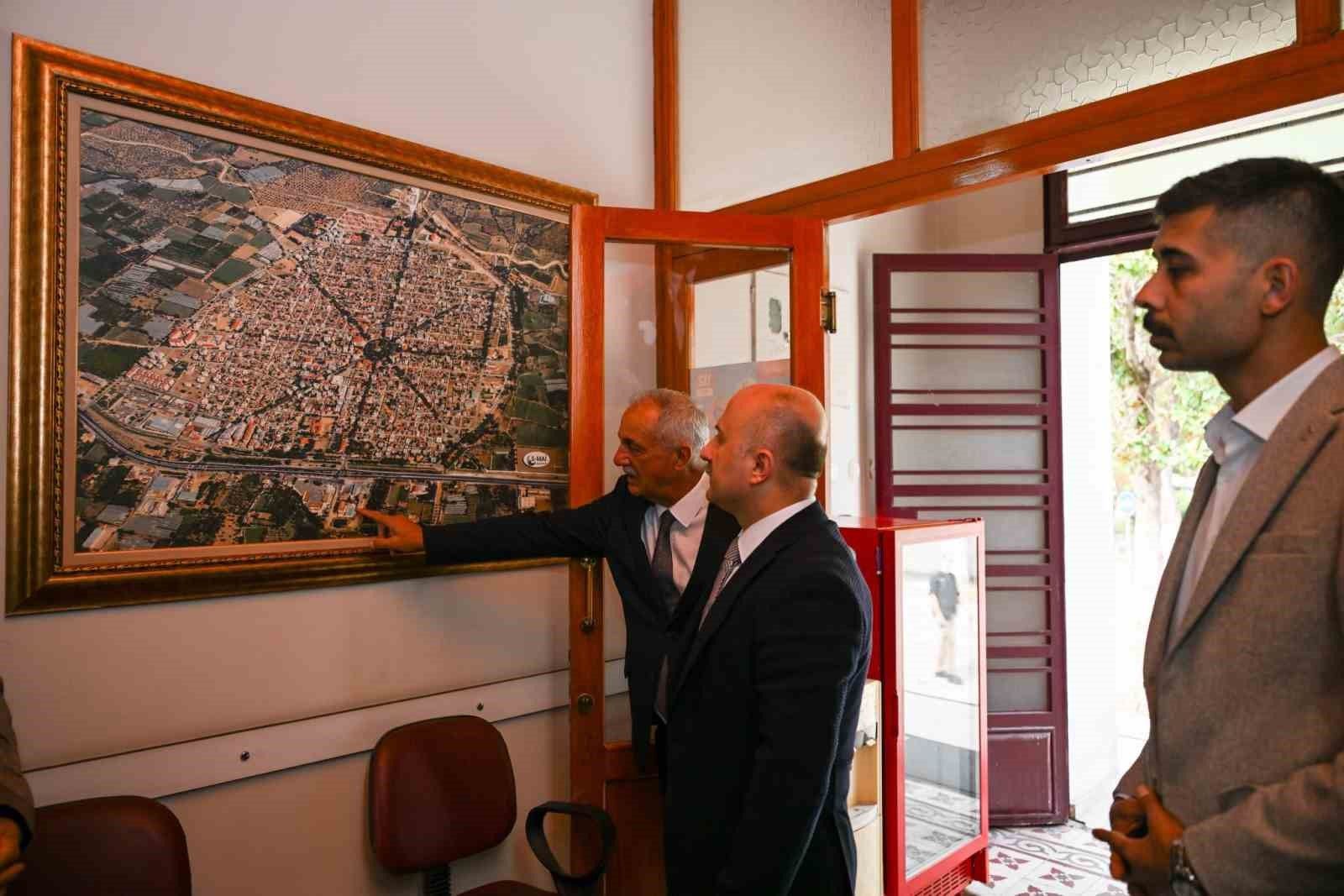 Vali Varol, Atça'nın tarihi şehir planına yakından baktı